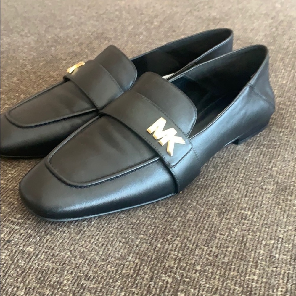 Women’s New Michael Kors leather loafers size 8